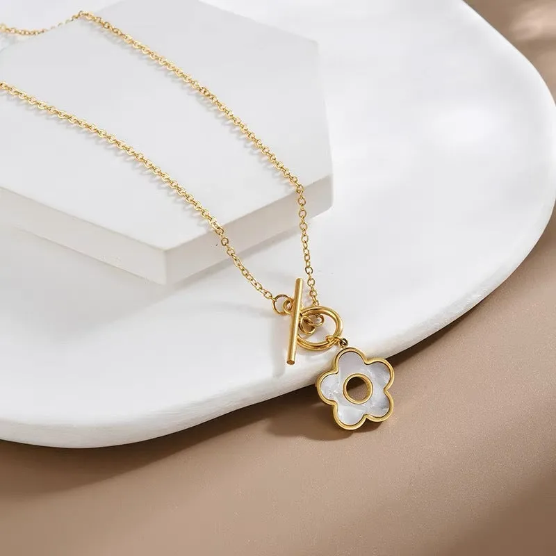 Floral Shell OT Chain Necklace for Women – Designer Collar Chain for Autumn and Winter Elegance