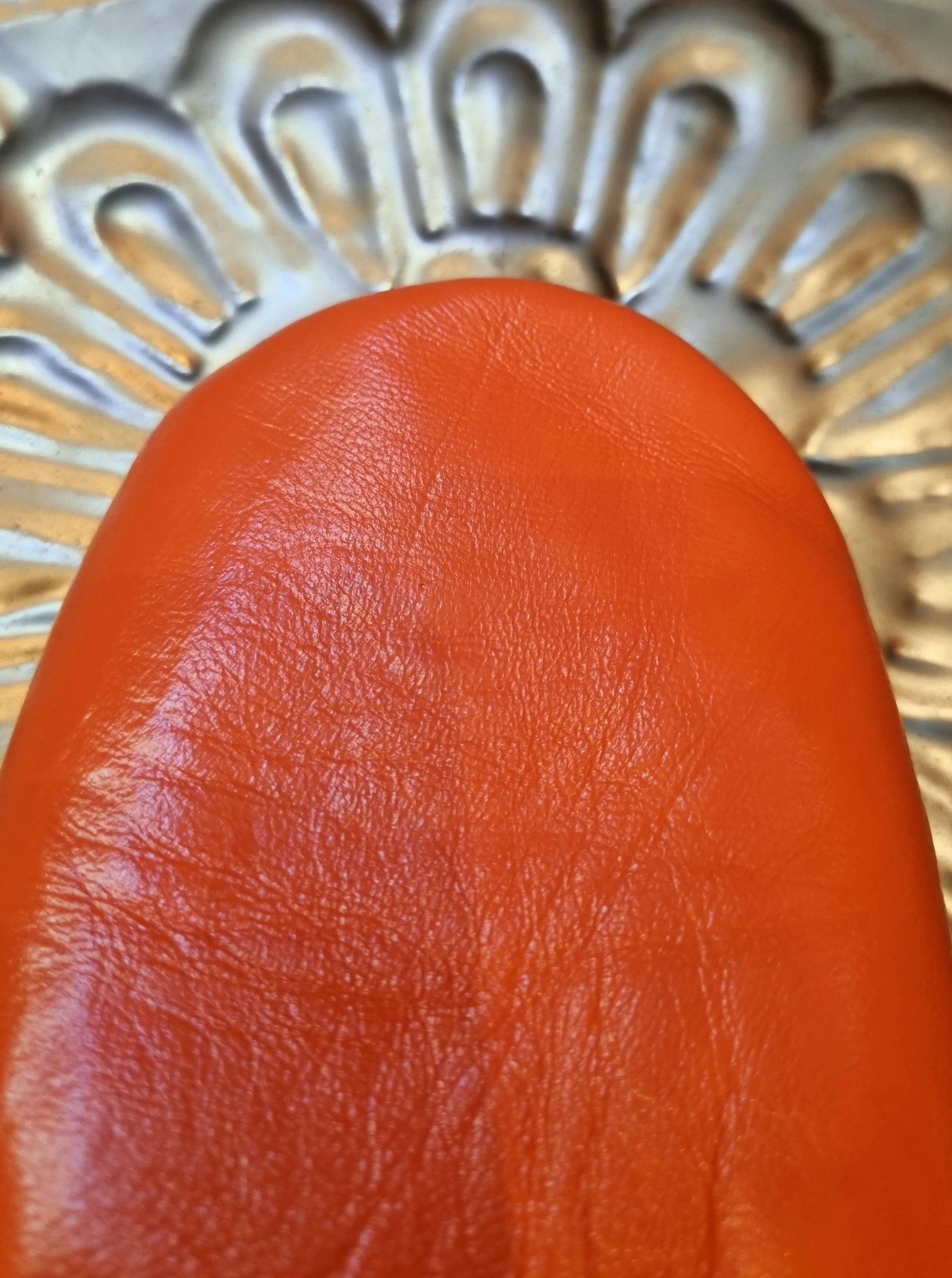 Soft leather slippers - Medium UK 6-7